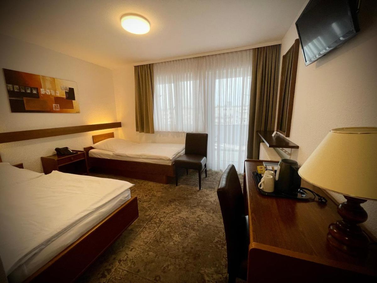Hotel Regina Ludwigshafen am Rhein Esterno foto